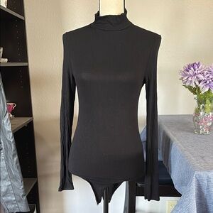 Topshop Women’s Size 6 High Neck Snapped Bottom Ribbed Bodysuit